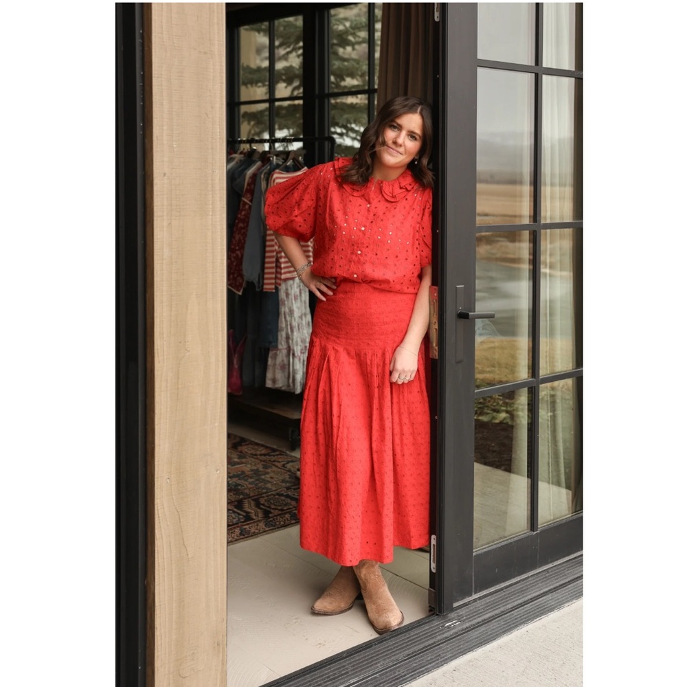The Great The Rhythm Eyelet Cotton Midi Skirt in Red Rose size large $295 msrp - Picture 2 of 12